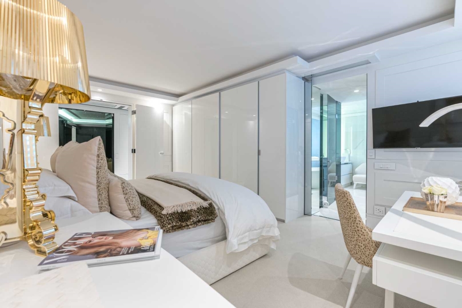 4 Bedroom Property for Sale in Clifton Western Cape